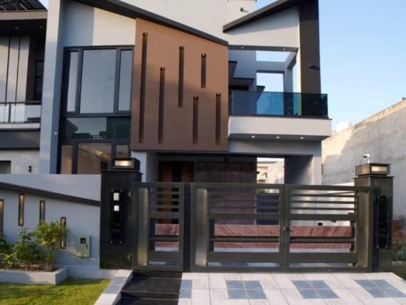 10 Marla Brand New House Available For Sale in Lake City Lahore