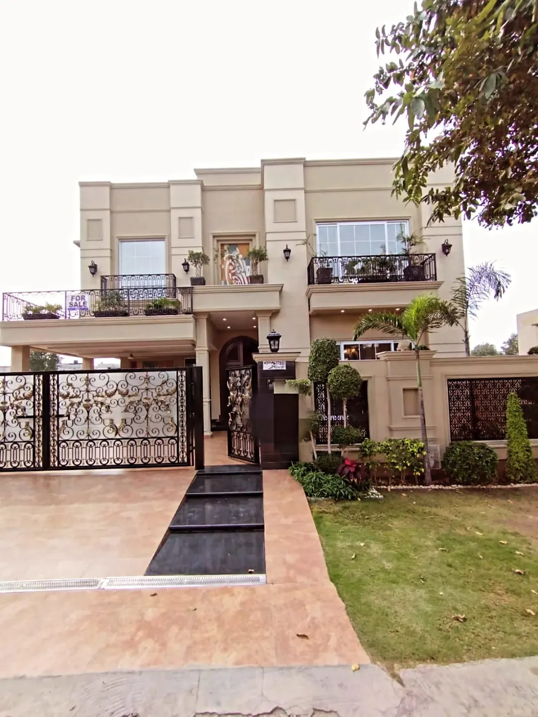 Comprehensive property solutions and modern house construction services in Lahore by THEHMPD.